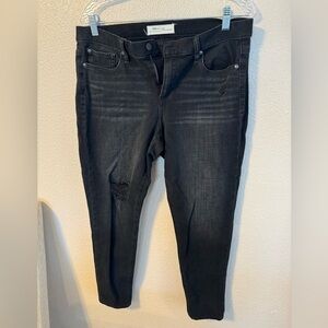Gap true skinny black distressed jeans